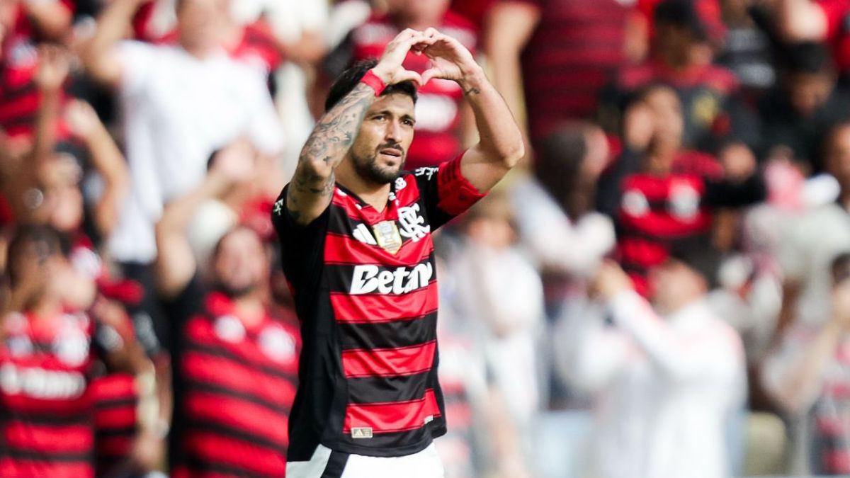 Flamengo vence o Palmeiras e esquenta a briga pelo título do Brasileirão