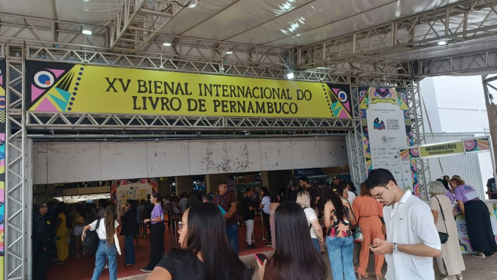 WhatsApp-Image-2025-10-06-at-15.57.38-1024x577 Rádio Tibiri Alternativa realiza cobertura especial na Bienal Internacional do Livro de Pernambuco