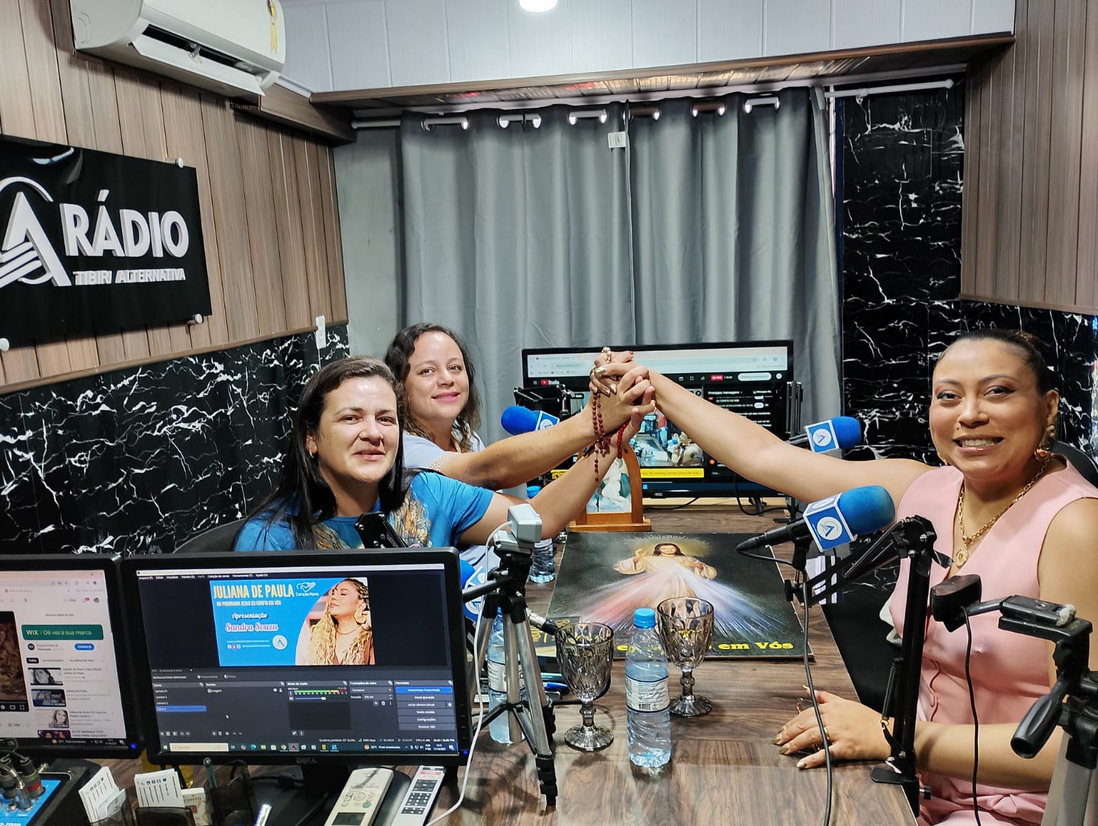 Cantora Juliana de Paula participa do programa “Jesus Eu Confio em Vós” na Rádio Tibiri Alternativa