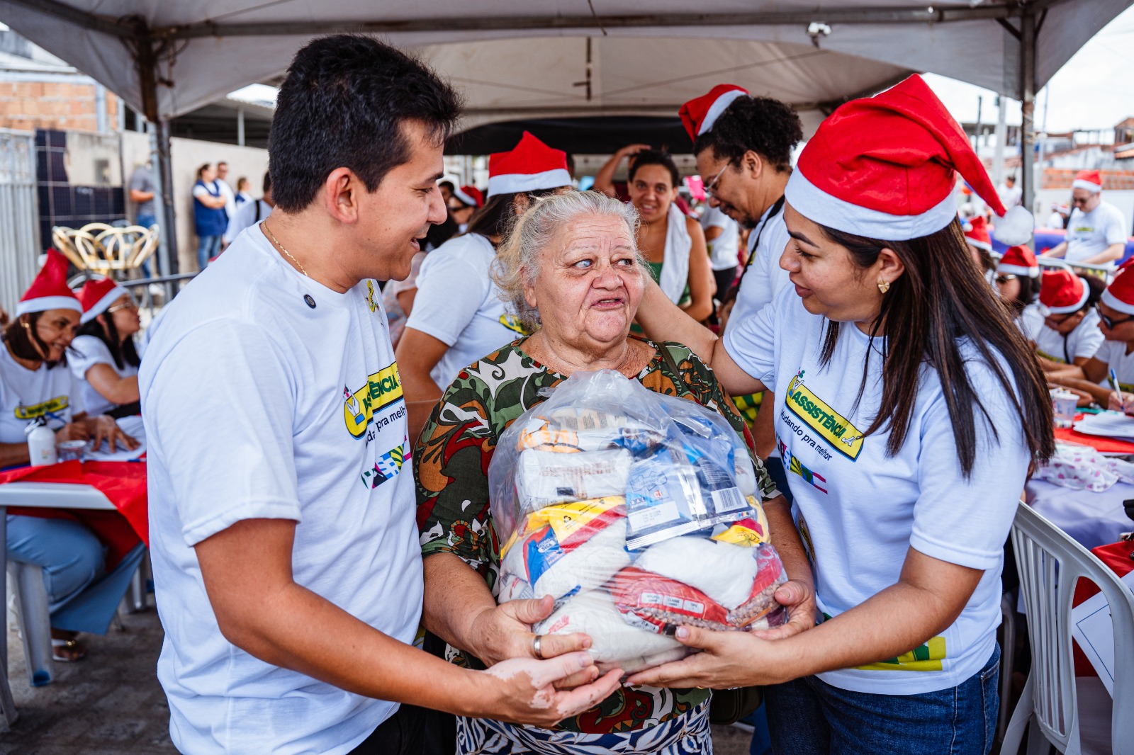 Assistência Já chega ao Heitel Santiago em clima de Natal e reforça presença da Prefeitura nas comunidades