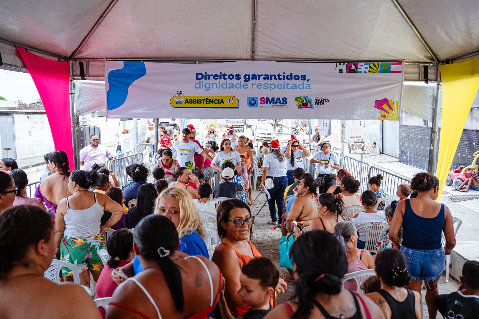 WhatsApp-Image-2025-12-19-at-14.30.36 Assistência Já chega ao Heitel Santiago em clima de Natal e reforça presença da Prefeitura nas comunidades