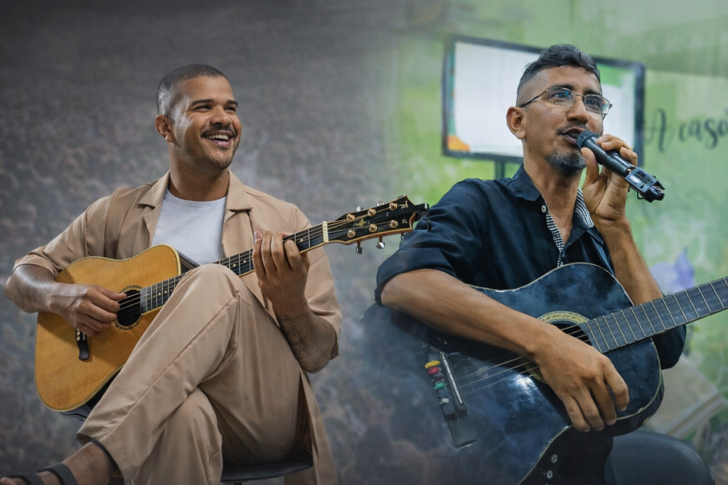 ChatGPT-Image-9-de-jan.-de-2026-07_49_37-1024x683 Lucas Cupertino traz a Mini Tour “Estações” pela primeira vez à Paraíba